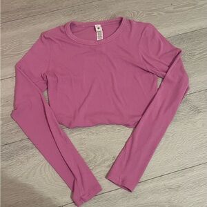 Magenta Hold Tight Straight-Hem Cropped Long-Sleeve Shirt